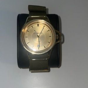 GIVENCHY SEVENTEEN WATCH